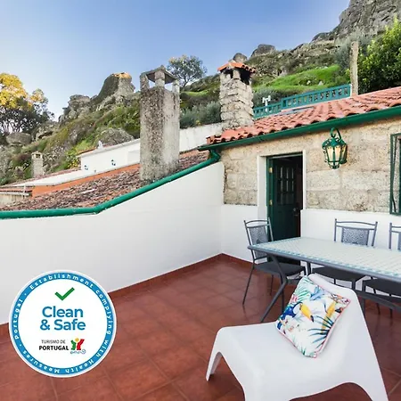 Casa Mont'santo With Balcony & Terrace בית הארחה מונסנטו