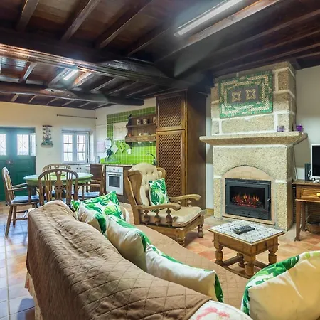 Casa Mont'santo With Balcony & Terrace בית הארחה 4*