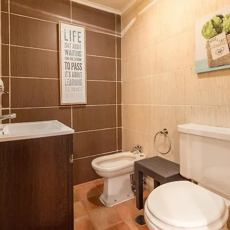 Casa Mont'santo With Balcony & Terrace בית הארחה מונסנטו