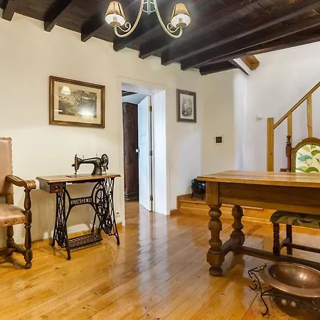 בית הארחה Casa Mont'santo With Balcony & Terrace מונסנטו