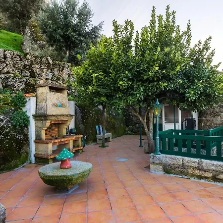 Casa Mont'santo With Balcony & Terrace בית הארחה 4*