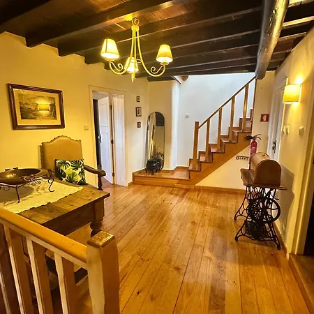 Casa Mont'santo With Balcony & Terrace בית הארחה 4*